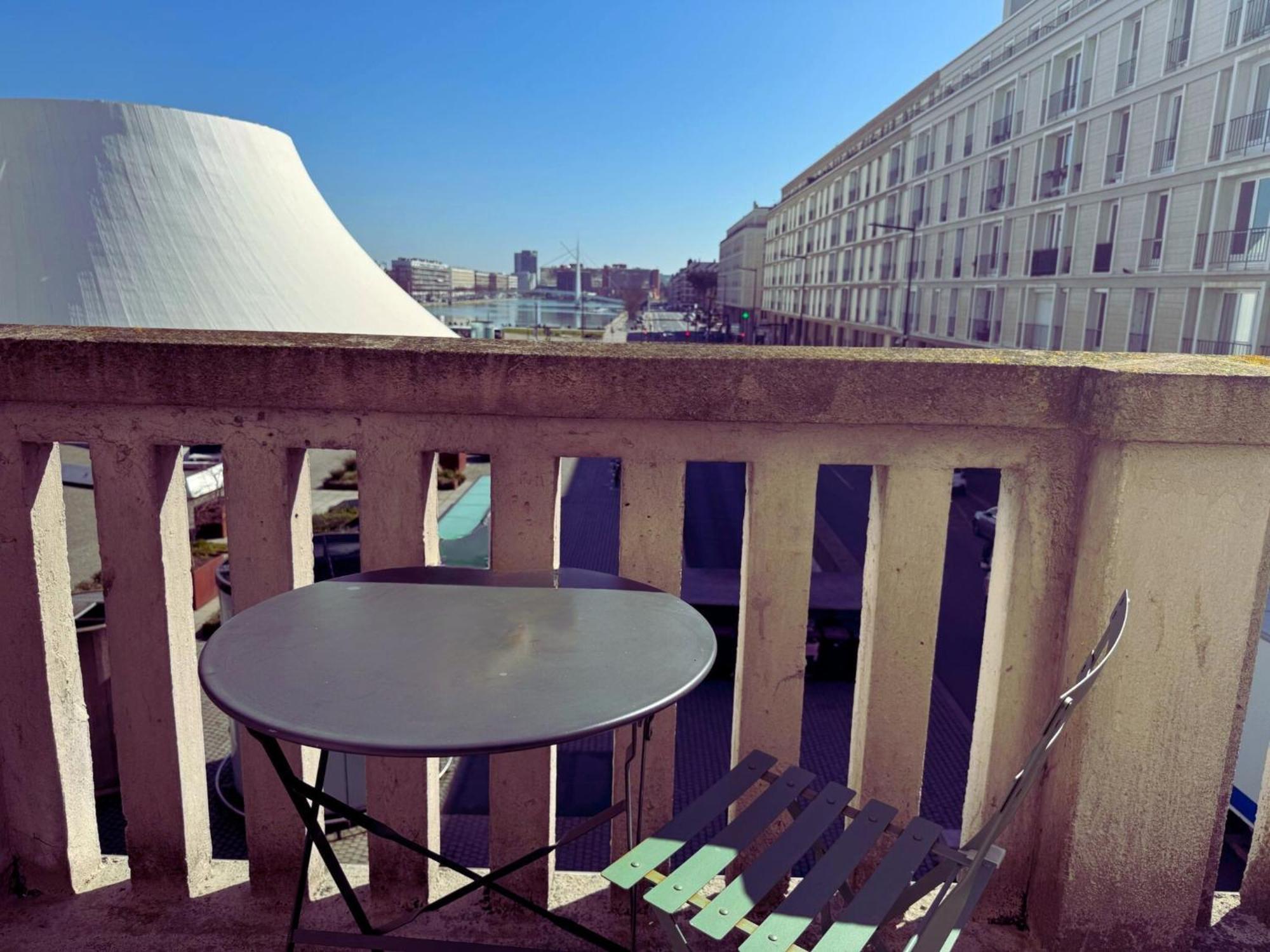 L'Escale Appartements Et Suites En Bord De Mer Хавър Екстериор снимка