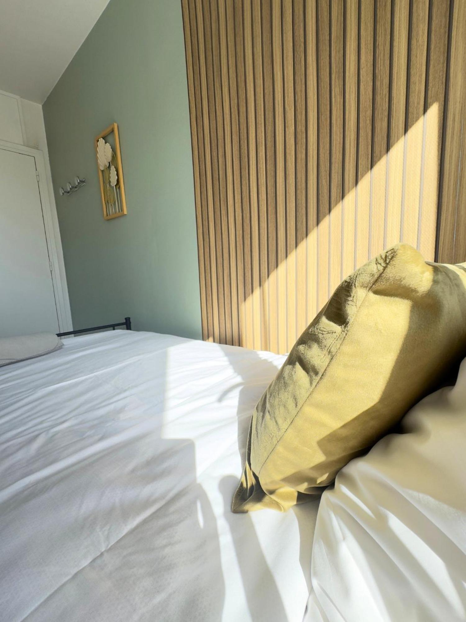 L'Escale Appartements Et Suites En Bord De Mer Хавър Екстериор снимка