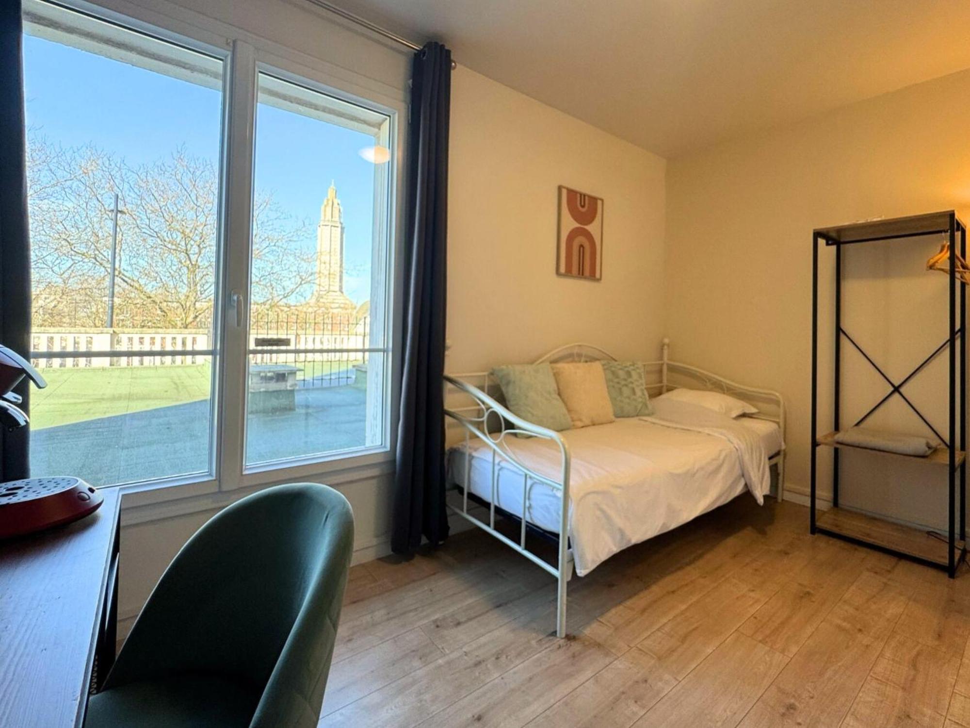 L'Escale Appartements Et Suites En Bord De Mer Хавър Екстериор снимка
