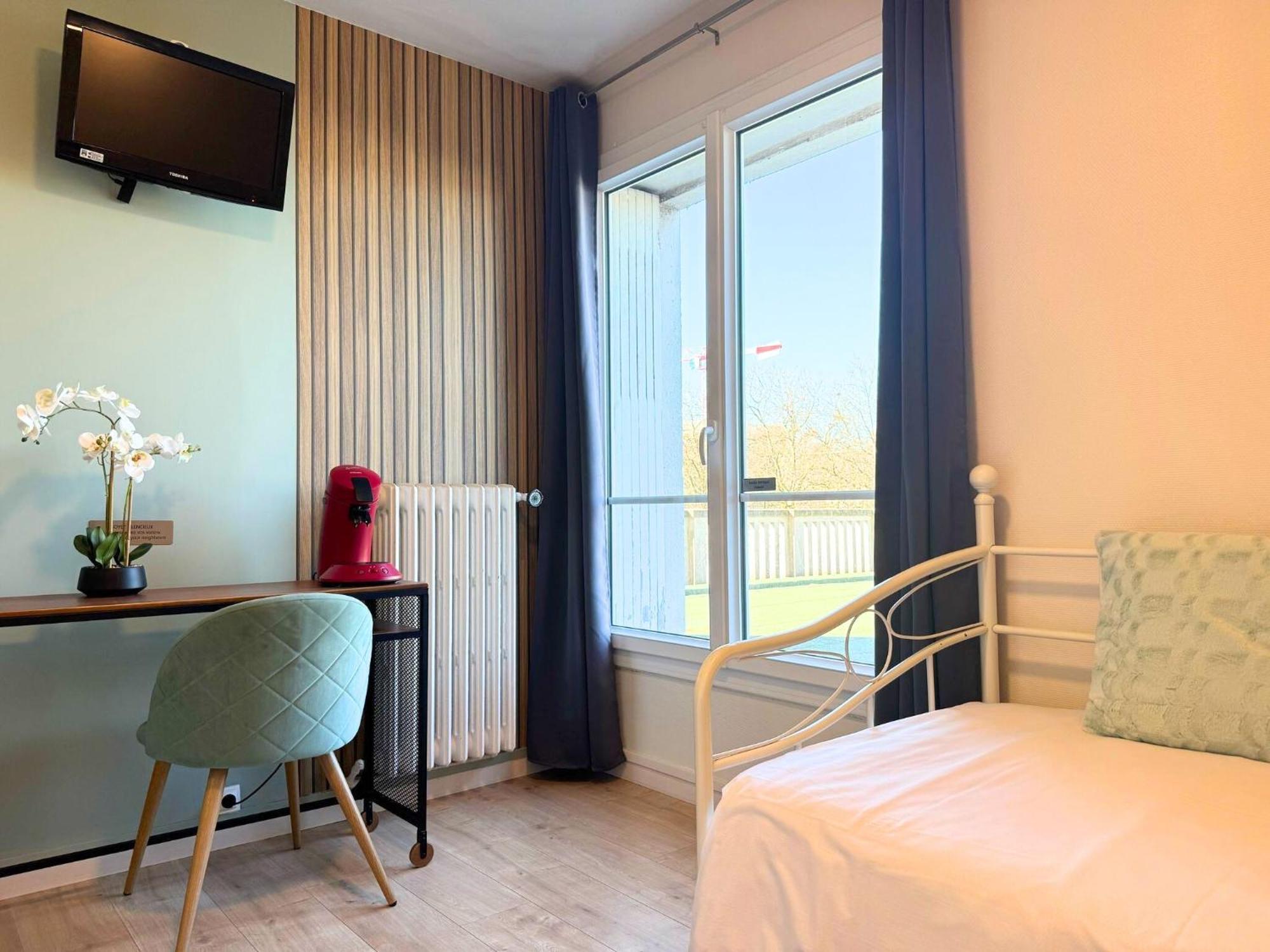 L'Escale Appartements Et Suites En Bord De Mer Хавър Екстериор снимка