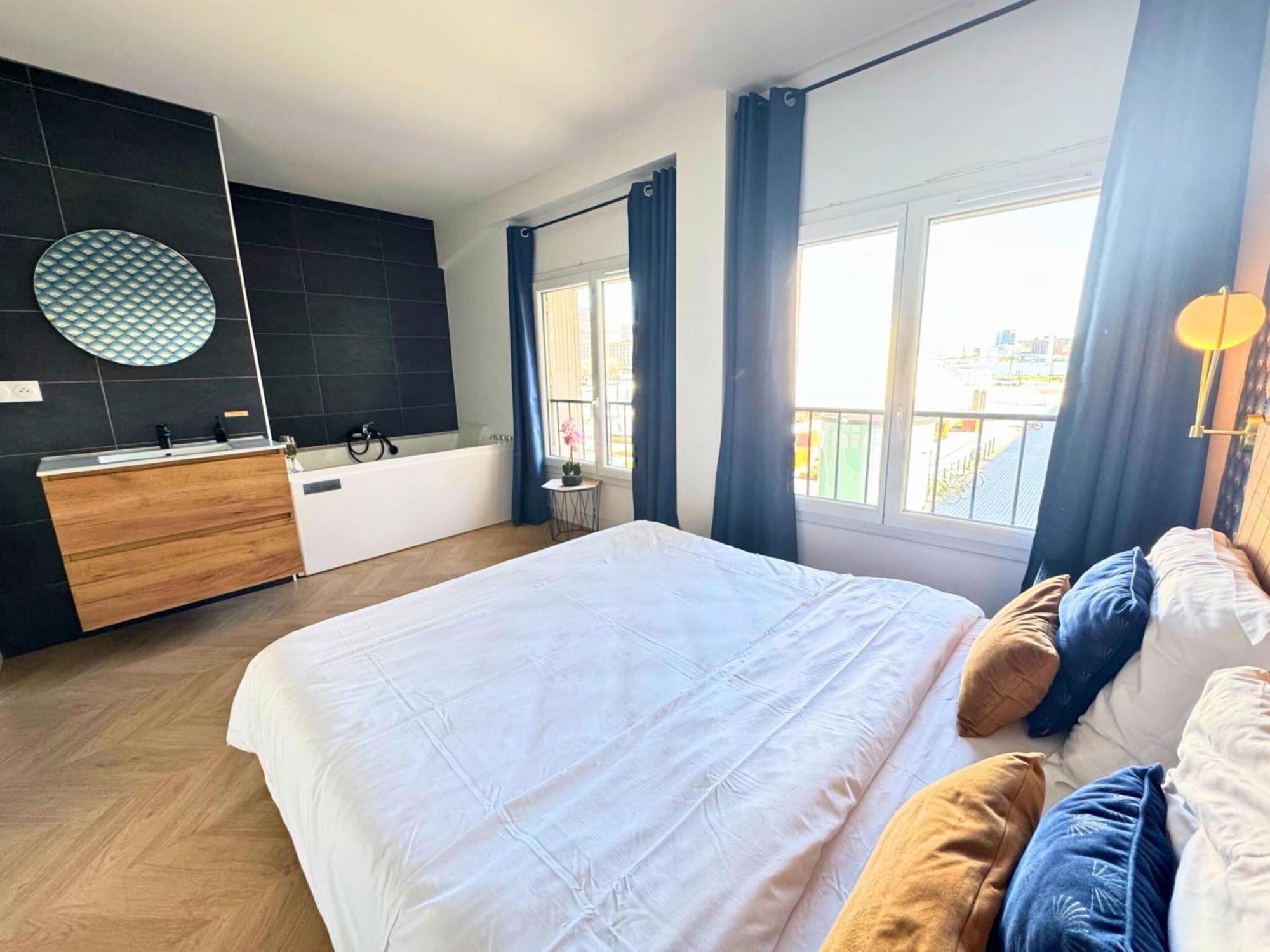 L'Escale Appartements Et Suites En Bord De Mer Хавър Екстериор снимка