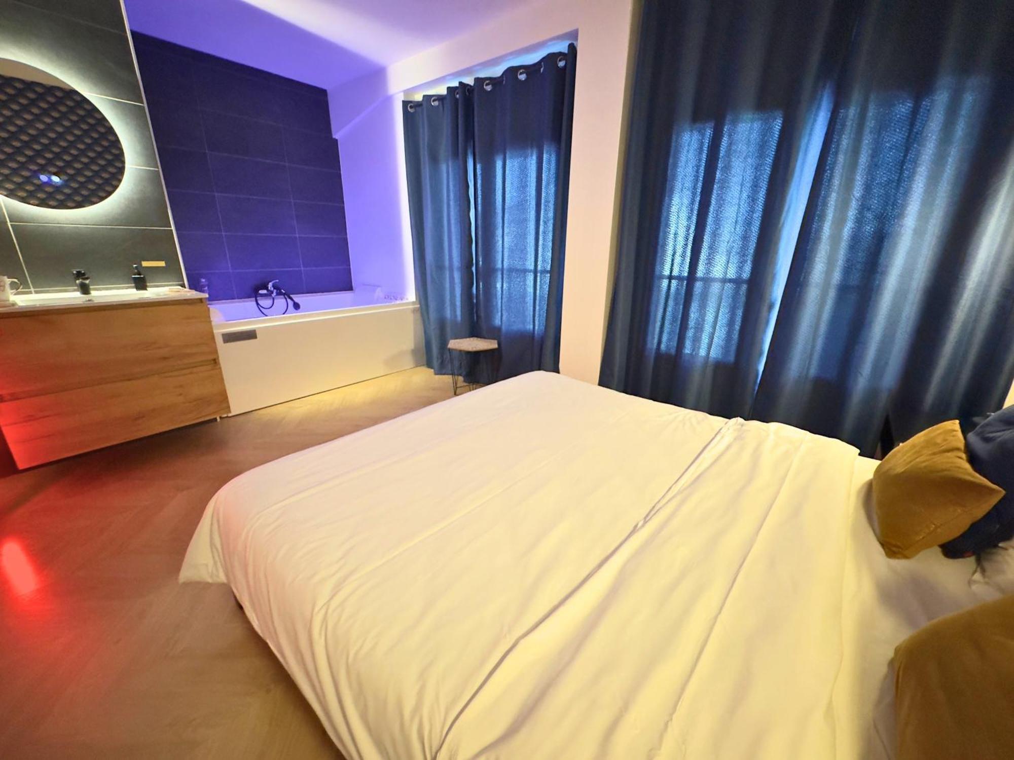 L'Escale Appartements Et Suites En Bord De Mer Хавър Екстериор снимка